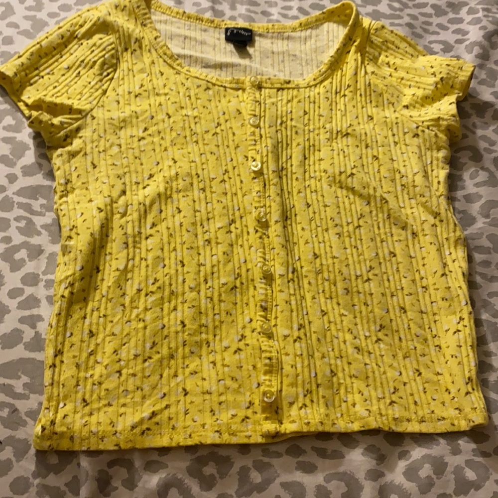 Yellow flower print button crop top